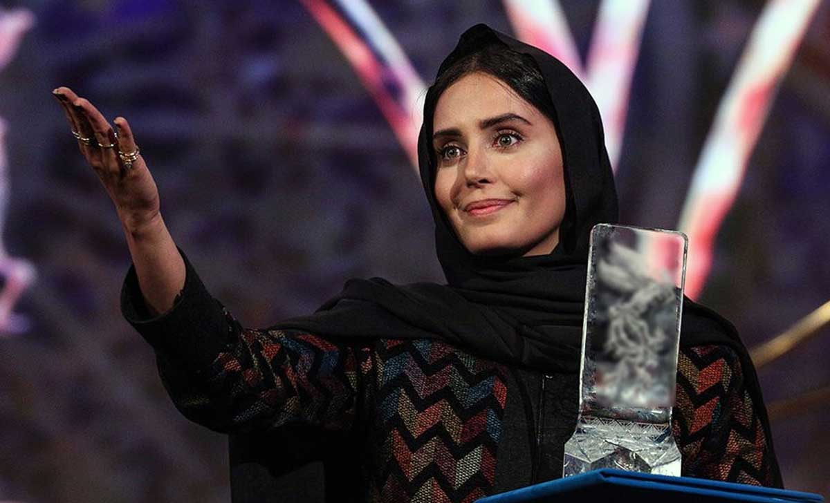 حمله به الناز شاکردوست: سلبریتیها نه لیاقت نگاه مردم را دارند و نه صلاحیت کنشگری حمله به الناز شاکردوست: سلبریتیها نه لیاقت نگاه مردم را دارند و نه صلاحیت کنشگری