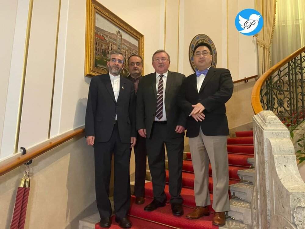 عکس| علی باقری با اولیانوف در وین عکس یادگاری گرفت عکس| علی باقری با اولیانوف در وین عکس یادگاری گرفت