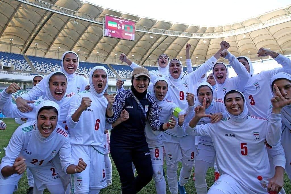 لغو ‌سفر تیم زنان ایران به بلژیک به خاطر نسبت فامیلی با نخست‌وزیر شاه!