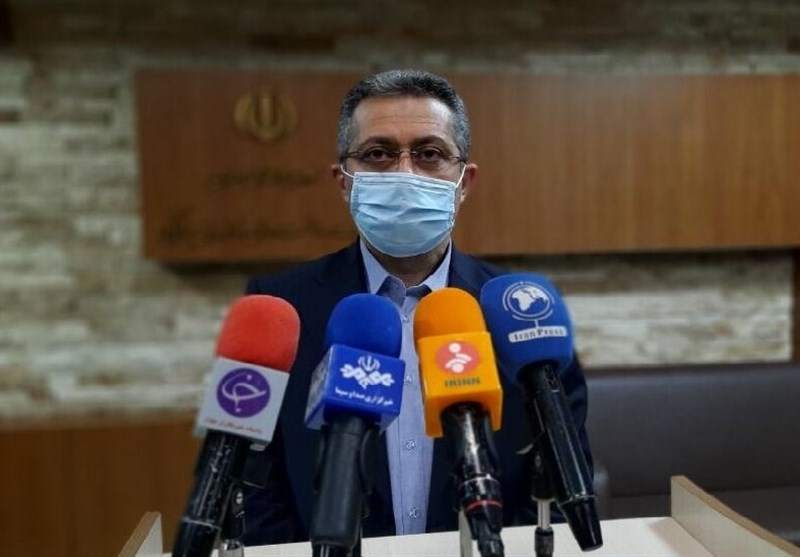 نسخه ویژه معاون وزیر برای درمان کرونا: عناب، سیر و شیرین‌بیان!