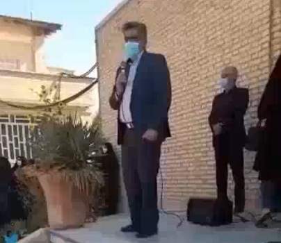 ویدئو| گاف عجیب یک مقام مسئول: مشکلات را از طریق «مجاری ادراری» پیگیری میکنیم! ویدئو| گاف عجیب یک مقام مسئول: مشکلات را از طریق «مجاری ادراری» پیگیری میکنیم!