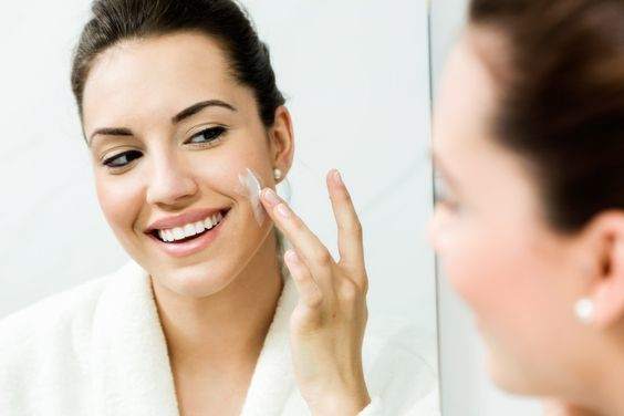 برای مراقبت از پوست خشک به این نکات توجه کنید برای مراقبت از پوست خشک به این نکات توجه کنید