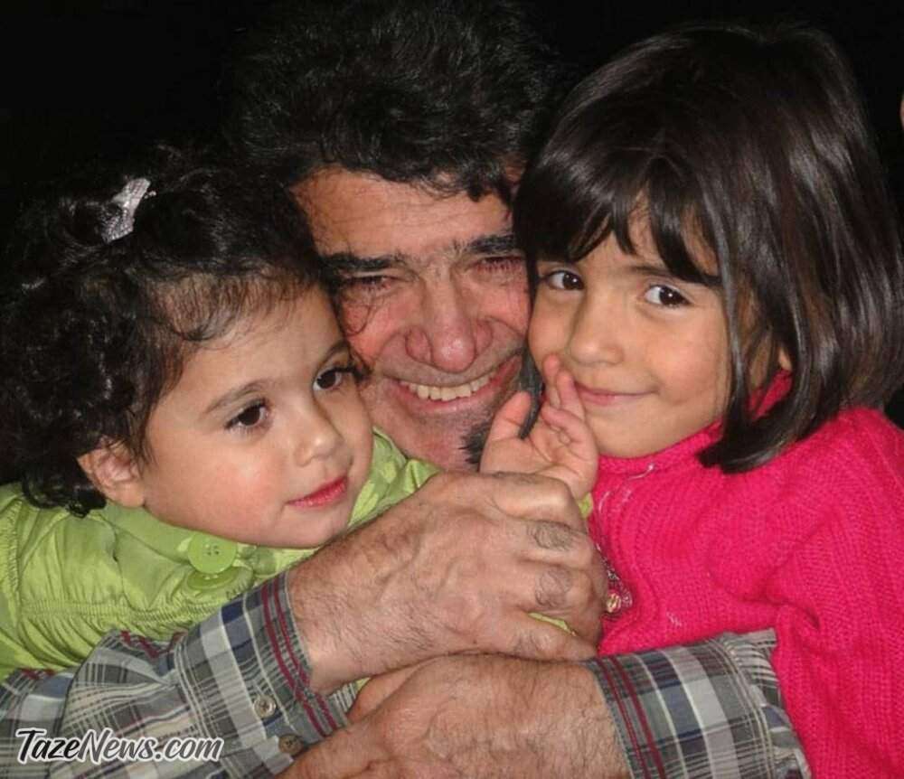 عکس| نوه‌های محمدرضا شجریان، در آغوش خسرو آواز ایران