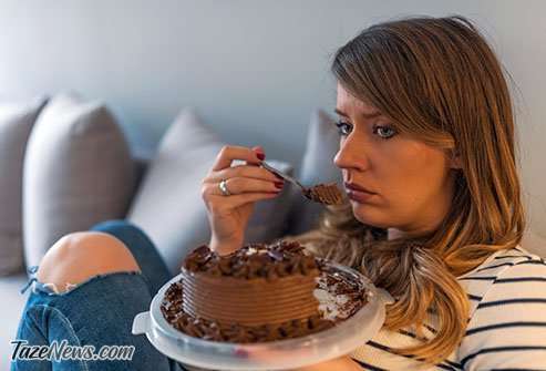 پرخوری عصبی چیست و چگونه از آن پیشگیری کنیم؟ پرخوری عصبی چیست و چگونه از آن پیشگیری کنیم؟