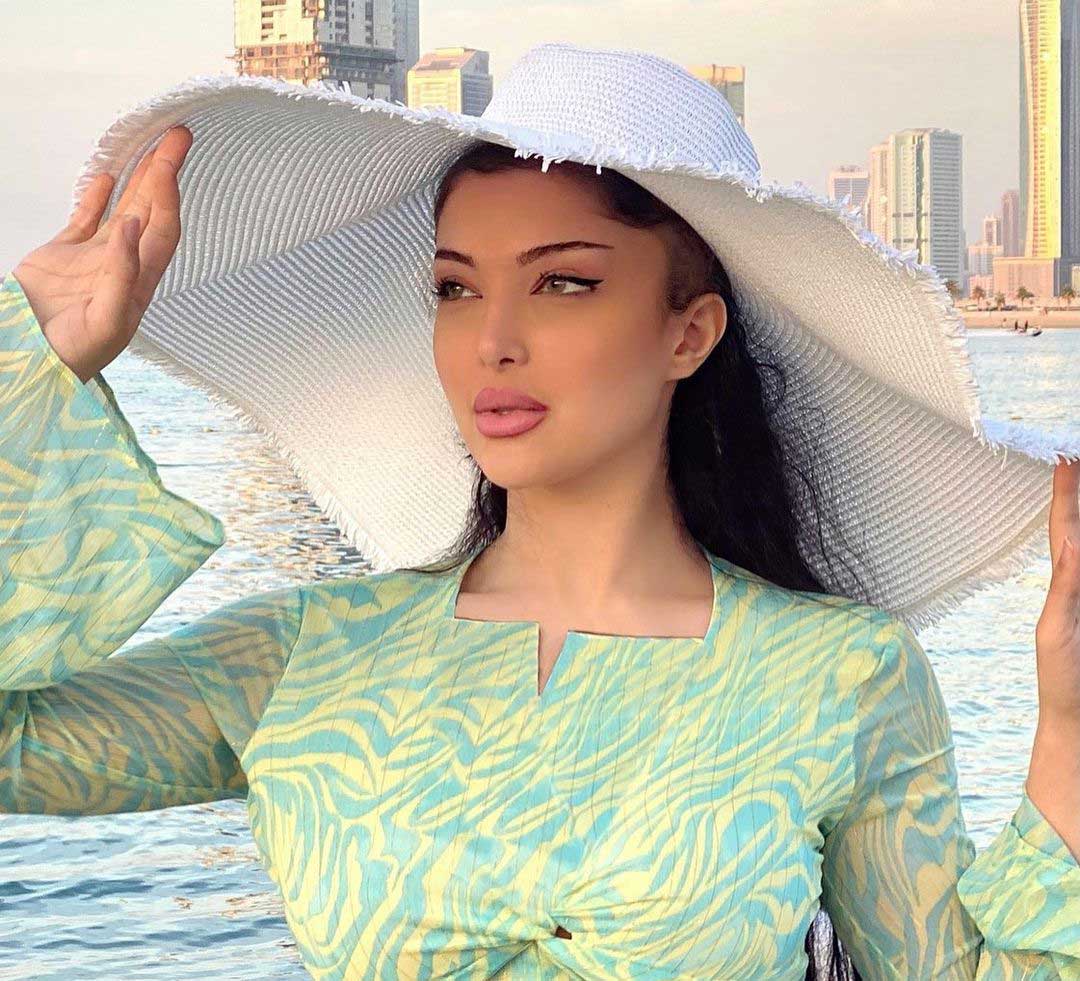 استایل منشوری همسر سپهر حیدری در دبی +عکس