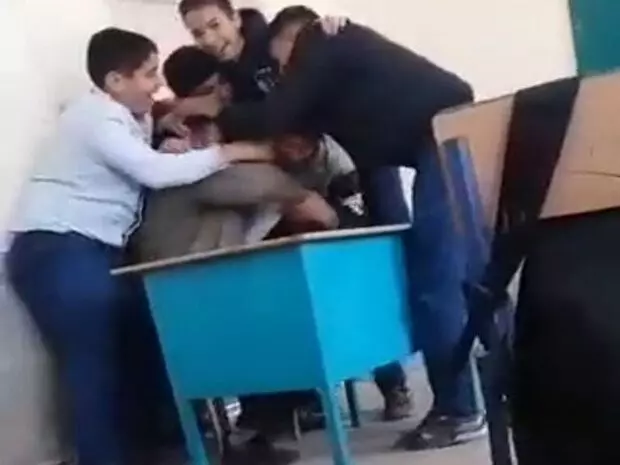 ماجرای آزار معلمی که در کلاس مورد خشونت قرار گرفت از زبان خودش