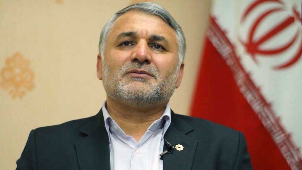 مرزهای چاپلوسی جابه‌جا شد: مراسم ویژه و تمبر اختصاصی برای مدیرعامل جديد! +ویدئو