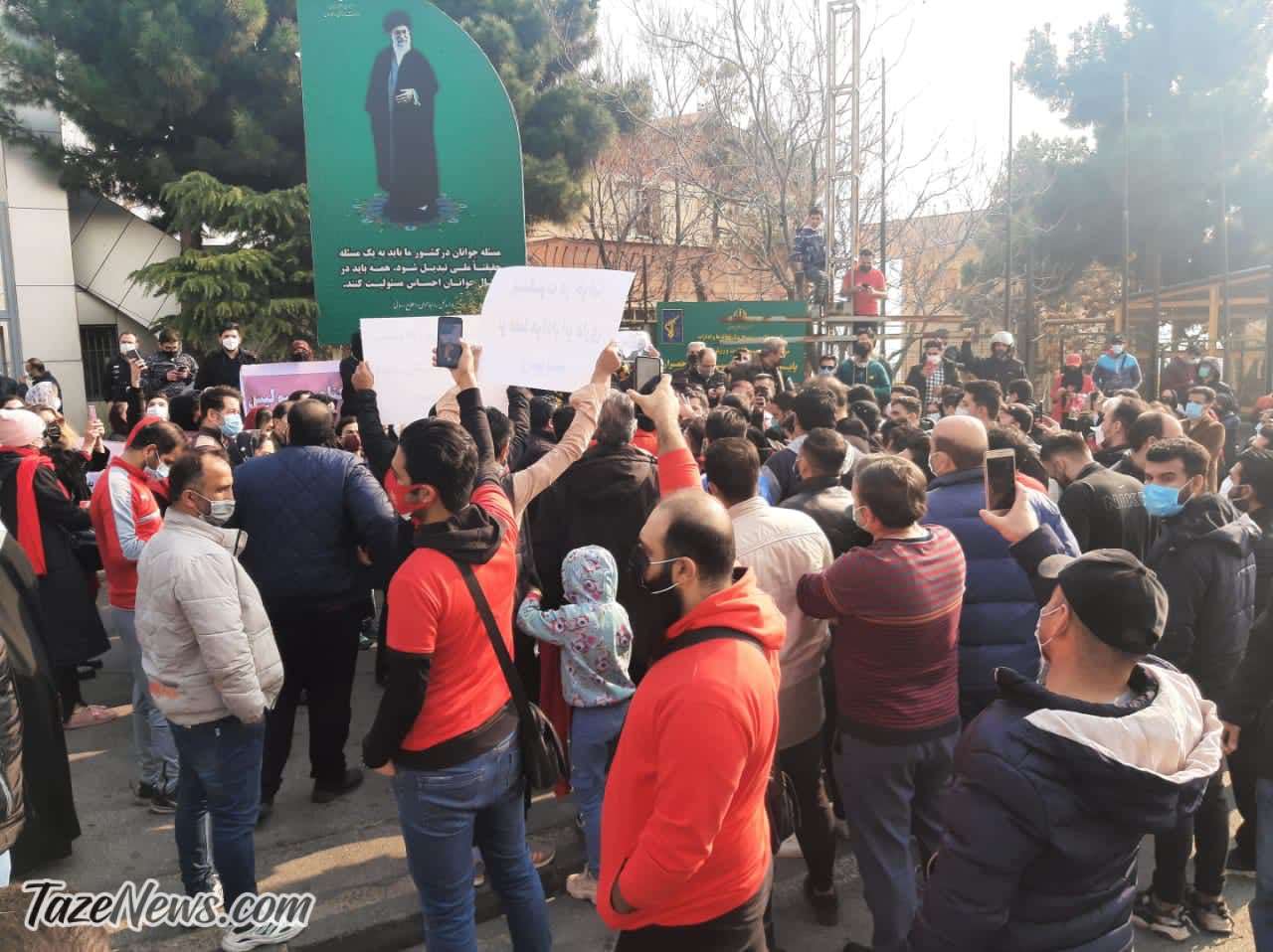 پنجره پرسپولیس باز نشد گردن مرا بزنيد!