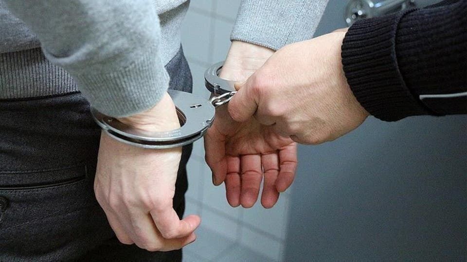 جزئیات دستگیری جوان ۱۸سالهای که در پارک پلیس یک روحانی را کتک زد جزئیات دستگیری جوان ۱۸سالهای که در پارک پلیس یک روحانی را کتک زد