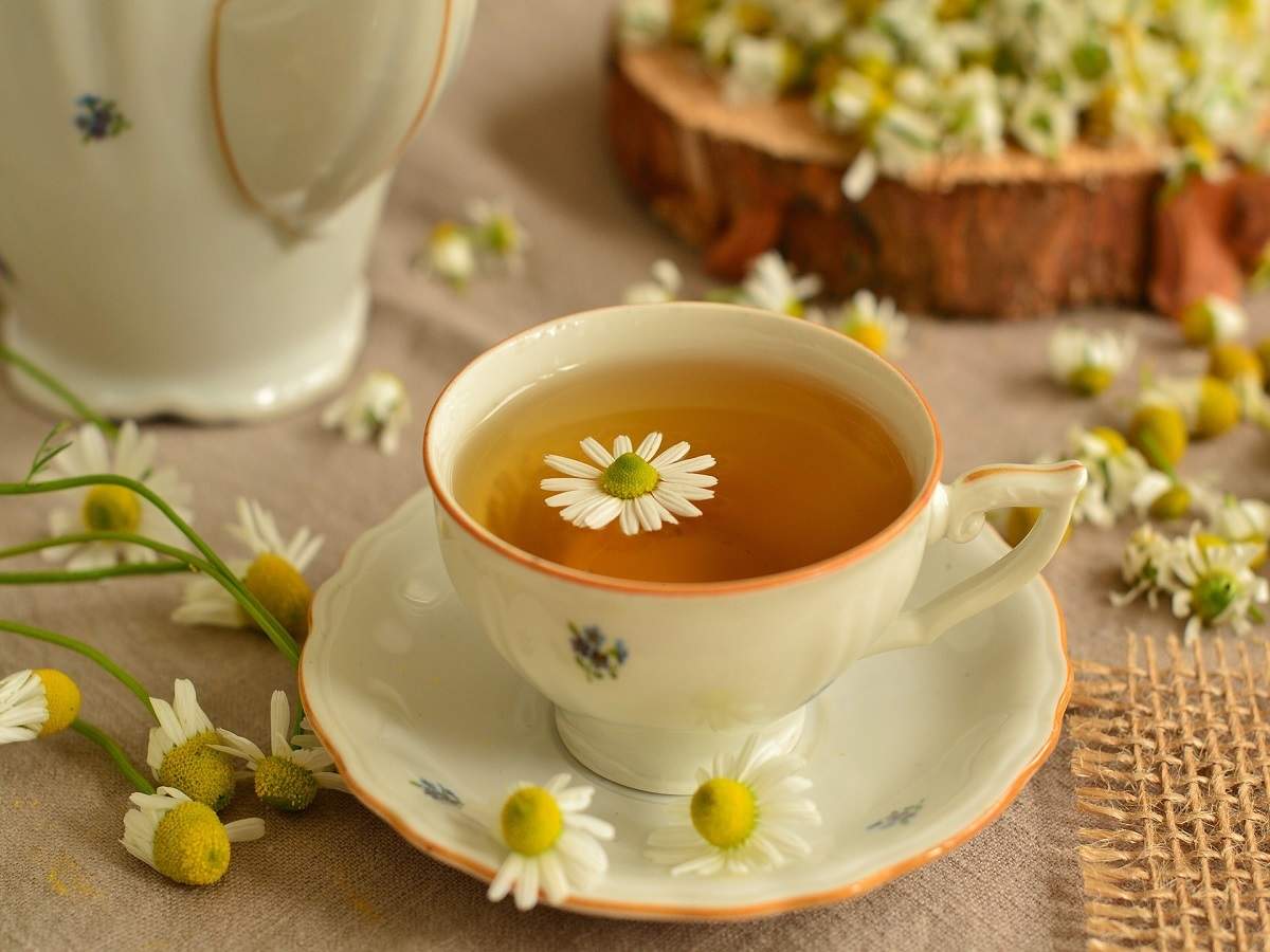 پنج گیاه دارویی که به خوب خوابیدن کمک میکنند پنج گیاه دارویی که به خوب خوابیدن کمک میکنند