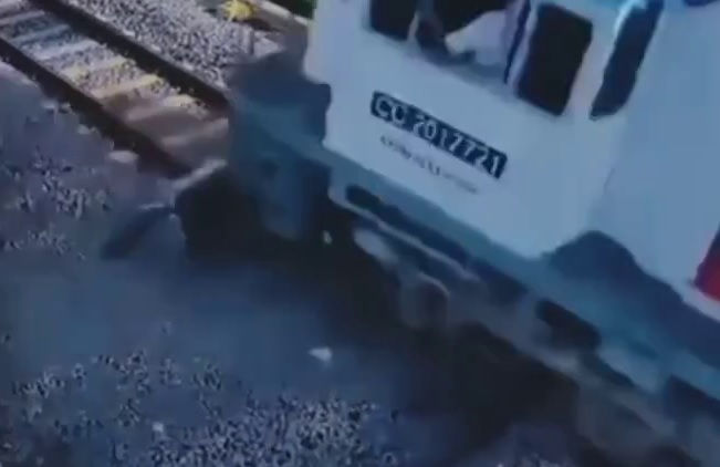 ویدئو| نجات از مرگ دلخراش در ثانیه آخر