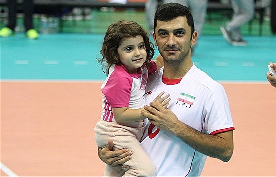 ظریف: با افتخار پرسپولیسی هستم!