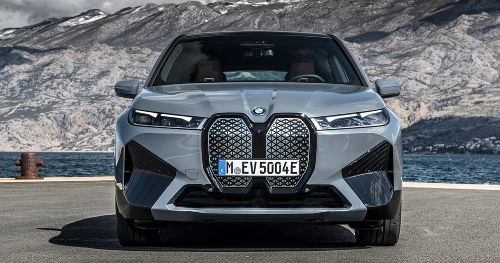 ویدئویی جنجالی از تغییر رنگ خودرو BMW
