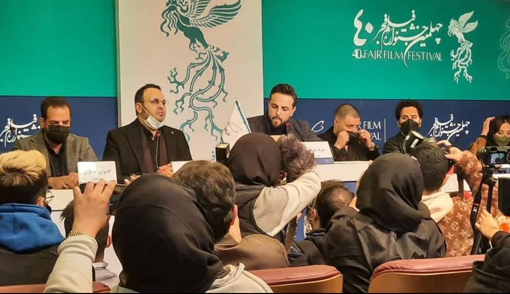 دفاع جواد عزتی از روزنامهنگاران در نشست رسانهای فیلم مرد بازنده دفاع جواد عزتی از روزنامهنگاران در نشست رسانهای فیلم مرد بازنده