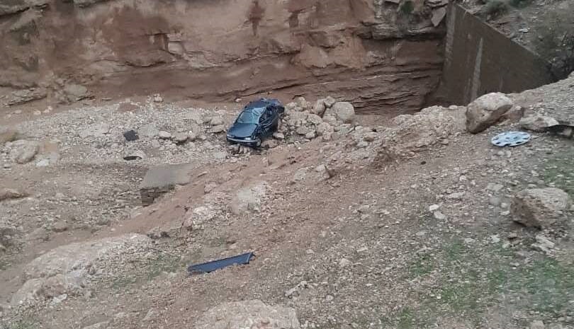 واژگونی خودرو جان یک خانواده را گرفت واژگونی خودرو جان یک خانواده را گرفت