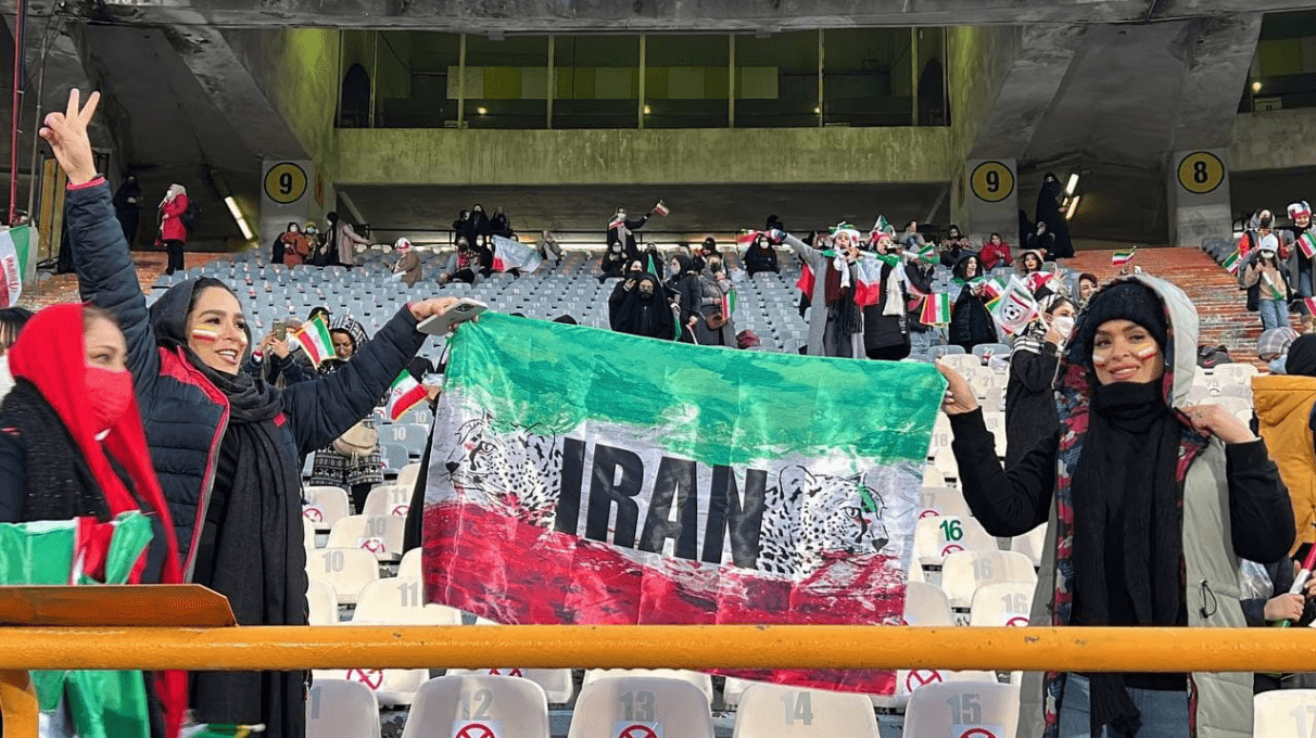 بیانیه انجمن عکاسان در اعتراض به راه‌ندادن زنان عکاس به استادیوم آزادی!