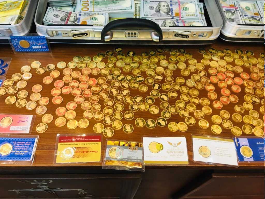 کیفهایی پر از سکه و دلار؛ رشوه در پرونده شهردار و اعضای شورای شهر! +عکس و ویدئو کیفهایی پر از سکه و دلار؛ رشوه در پرونده شهردار و اعضای شورای شهر! +عکس و ویدئو