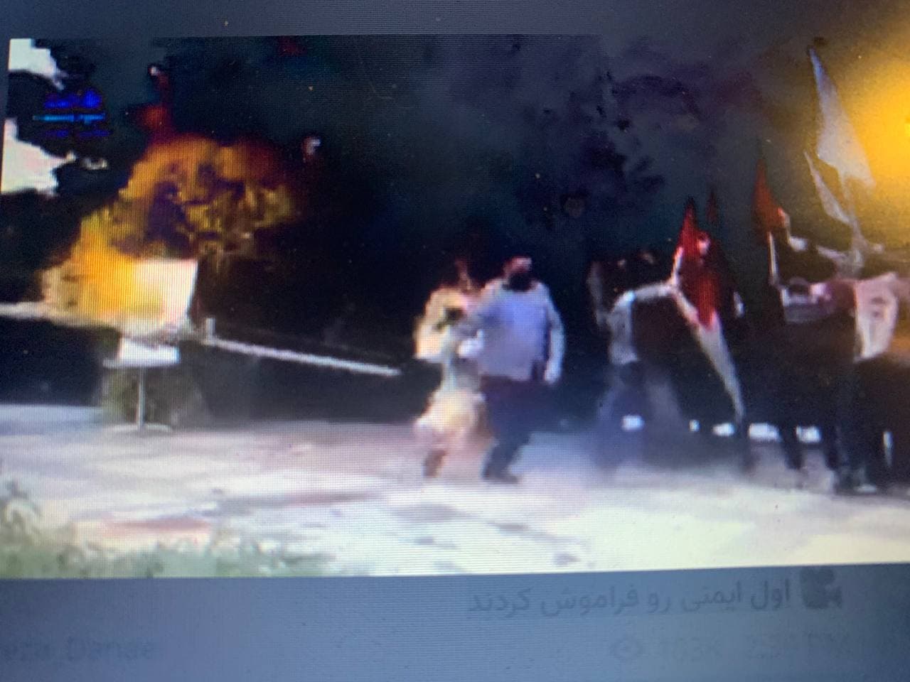 ویدئو| آتش گرفتن مرد هنگام آتش زدن پرچم اسرائیل ویدئو| آتش گرفتن مرد هنگام آتش زدن پرچم اسرائیل
