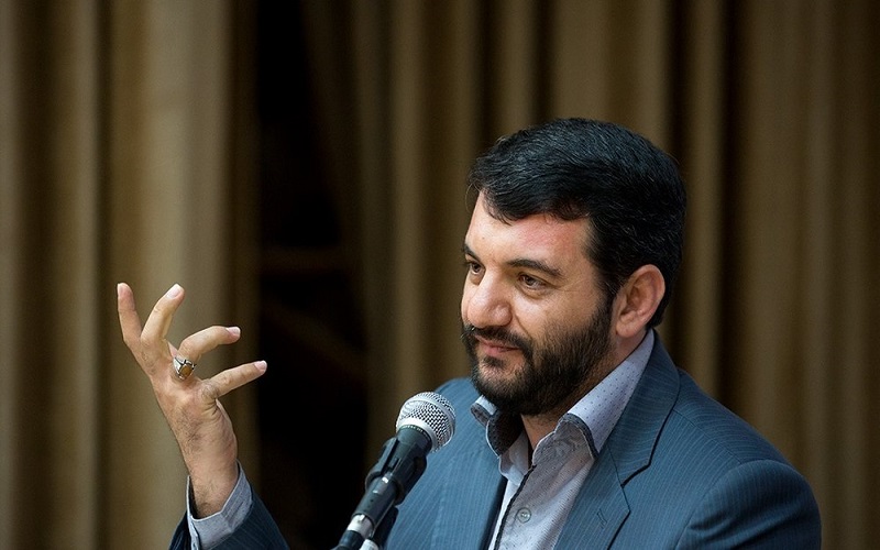وزیر کار در واکنش به اعتراض کارکنان به خودش: دستمزدها را اصلاح کنید وزیر کار در واکنش به اعتراض کارکنان به خودش: دستمزدها را اصلاح کنید