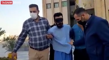 ویدئو| لحظه رویارویی پسر کوچک شهید رنجبر با قاتل پدرش ویدئو| لحظه رویارویی پسر کوچک شهید رنجبر با قاتل پدرش