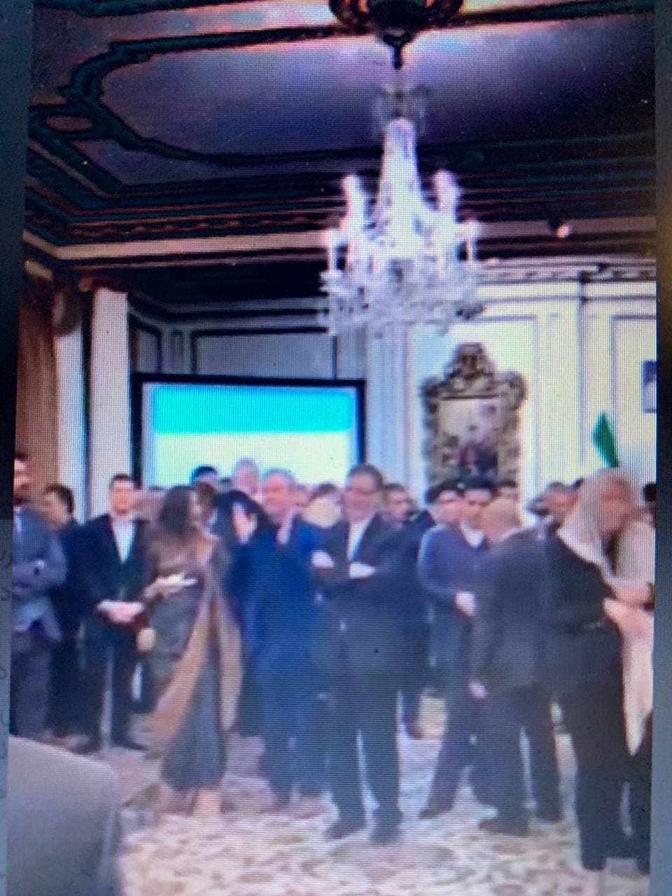 ویدئو| جشن عجیب آقازاده‌ها در لندن بخاطر ۲۲بهمن!
