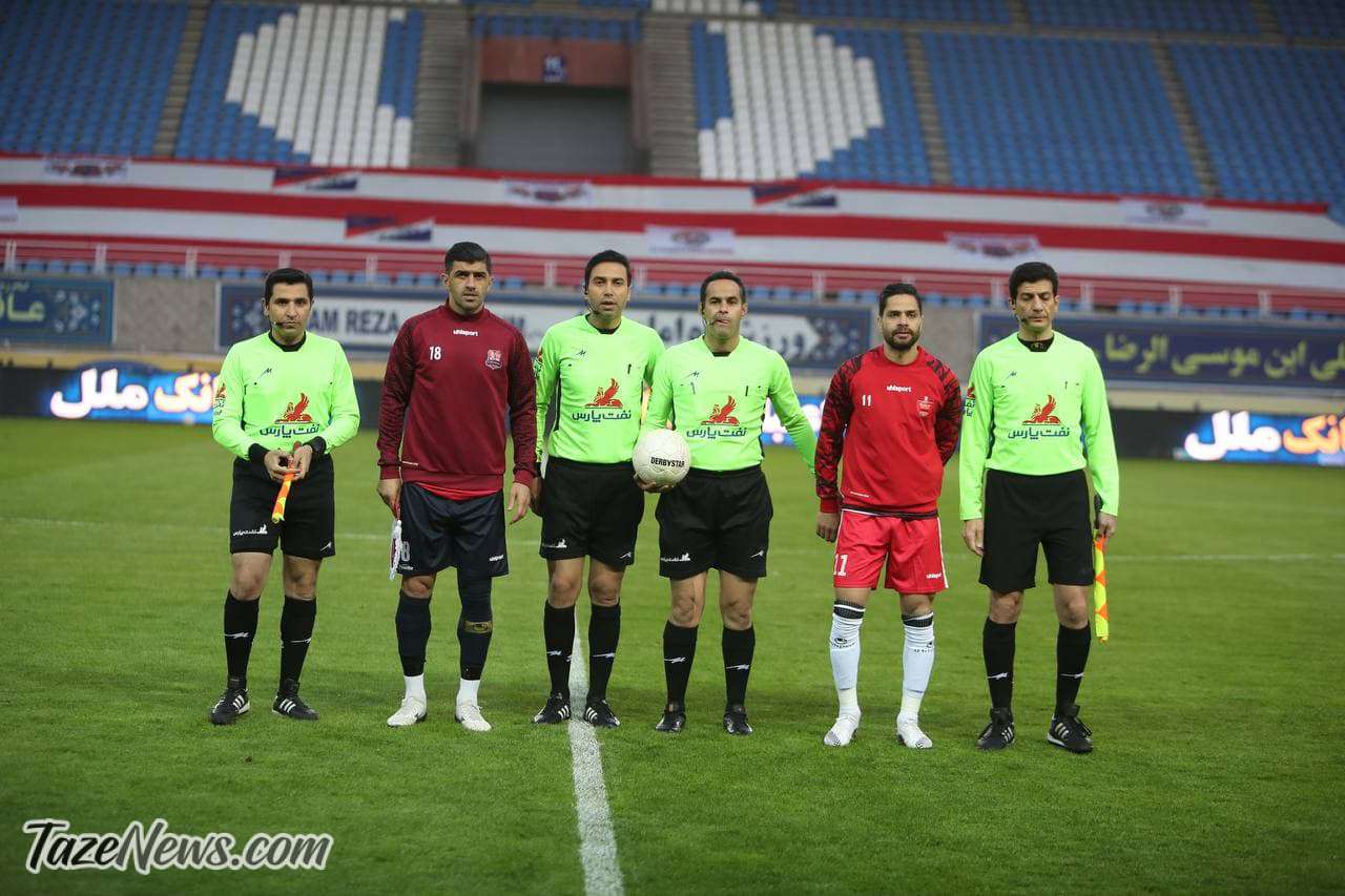اشتباه عجیب داور به نفع پرسپولیس؛ ناظر و نماينده فدراسيون هم اشتباه كردند! اشتباه عجیب داور به نفع پرسپولیس؛ ناظر و نماينده فدراسيون هم اشتباه كردند!