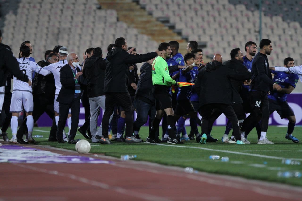 از چند بازيكن استقلال شكايت كرديم! از چند بازيكن استقلال شكايت كرديم!