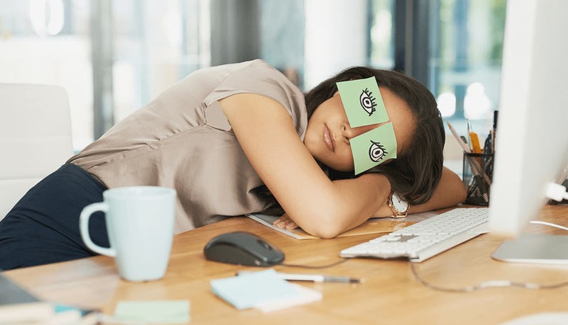 آنچه باعث میشود مدام احساس خستگی کنیم آنچه باعث میشود مدام احساس خستگی کنیم