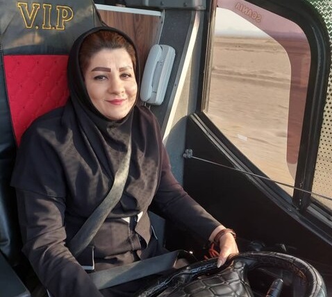 این زن عاشق رانندگی اتوبوس است؛ یکی از شروط ازدواجم رانندگی بود +عکس این زن عاشق رانندگی اتوبوس است؛ یکی از شروط ازدواجم رانندگی بود +عکس