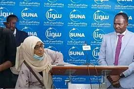 ویدئو| پرتاب لنگه کفش توسط یک خبرنگار به سمت یک سیاستمدار ویدئو| پرتاب لنگه کفش توسط یک خبرنگار به سمت یک سیاستمدار