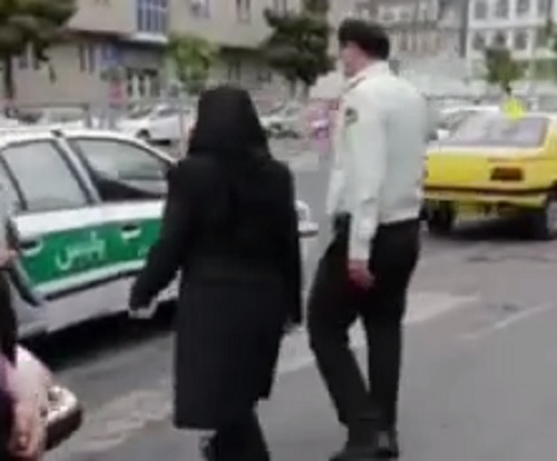 ویدئو| پلیس نایب رئیس فدراسیون فوتبال را برد! ویدئو| پلیس نایب رئیس فدراسیون فوتبال را برد!