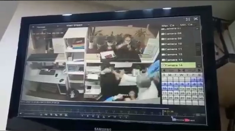 ضربوشتم شدید منشی زن در بهبهان +ویدئو ضربوشتم شدید منشی زن در بهبهان +ویدئو
