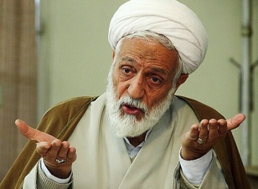 امام جمعه اصفهان: پوشش مردان فوتبالیست باید از چشم زنان دور باشد امام جمعه اصفهان: پوشش مردان فوتبالیست باید از چشم زنان دور باشد