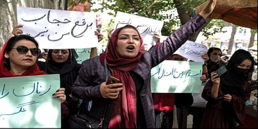 زنان افغانستان علیه طالبان؛ برقع حجاب من نیست! +عکس