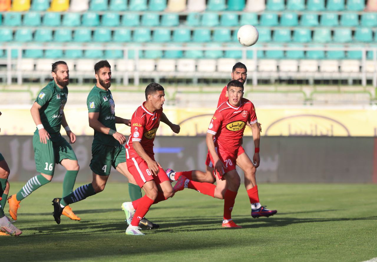 ذوب‌آهن ۱ - ۱ پرسپولیس/ توقف شاگردان یحیی در شرایط حساس