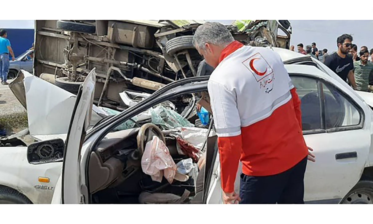حاصل تصادف خونین مینیبوس با سمند مرگ و مصدومیت ۱۸ تن +عکس حاصل تصادف خونین مینیبوس با سمند مرگ و مصدومیت ۱۸ تن +عکس
