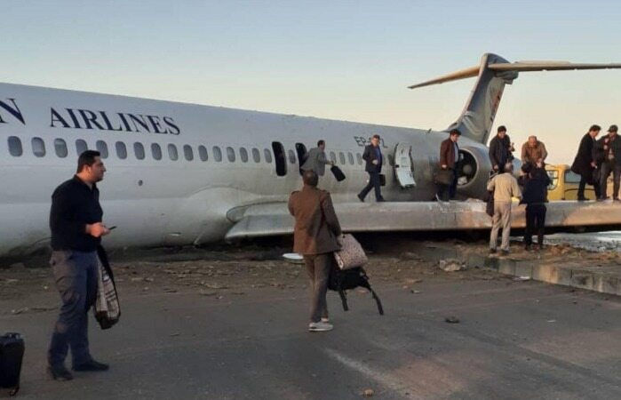 علت خروج هواپیمای شیراز-تهران از باند مهرآباد مشخص شد علت خروج هواپیمای شیراز-تهران از باند مهرآباد مشخص شد