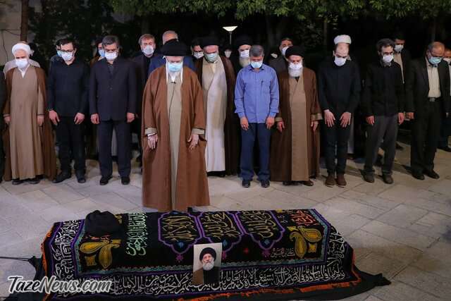 رهبر انقلاب بر پیکر سیّدعبدالله فاطمی‌نیا نماز میت اقامه کرد +عکس