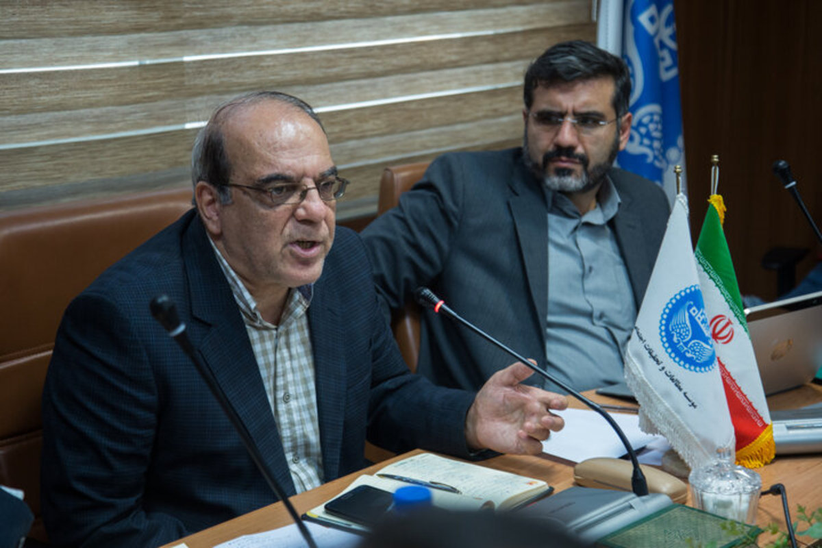 دولت رئیسی کار دیگری جز حذف ارز ۴۲۰۰ تومانی می‌توانست انجام دهد؟