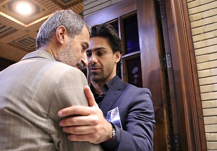 فرهاد مجیدی الان با شاه هم فالوده نمیخورد! فرهاد مجیدی الان با شاه هم فالوده نمیخورد!