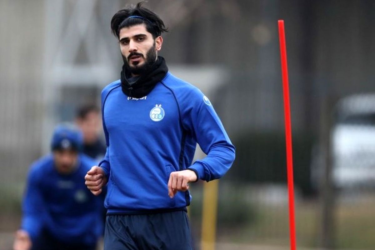 حمله هواداران پرسپولیس به گزینه یحیی! حمله هواداران پرسپولیس به گزینه یحیی!