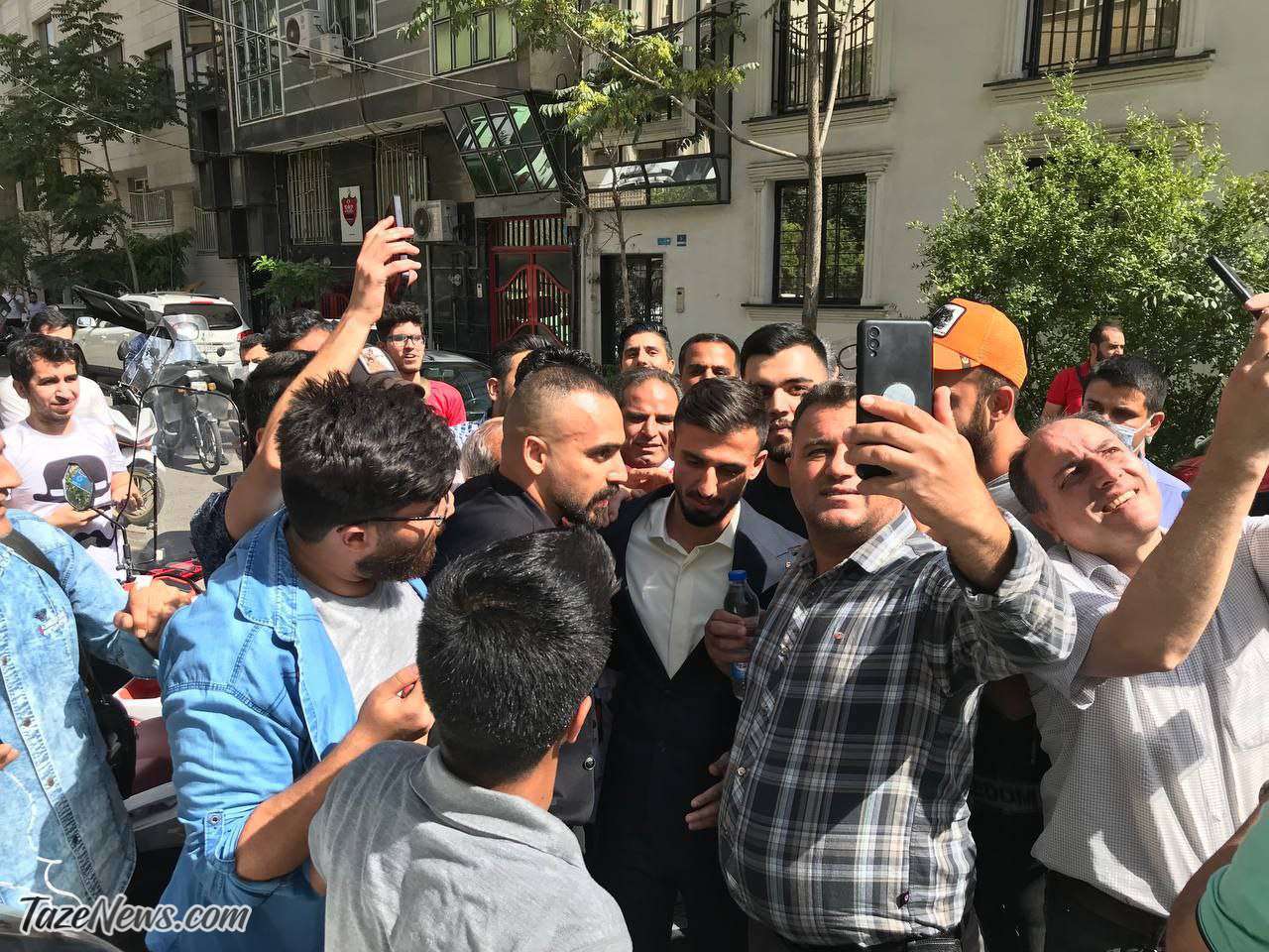 عکس| استقبال هواداران پرسپولیس از سعید صادقی!