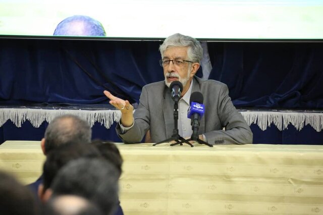 حضور حداد عادل در مراسم سالگرد ارتحال امام خمینی در روسیه حضور حداد عادل در مراسم سالگرد ارتحال امام خمینی در روسیه