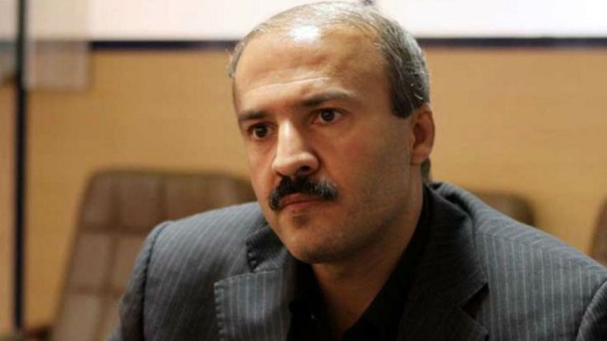 آقایان نماینده! با قوانین چکشی نمیتوان معیشت مردم را بهبود بخشید! آقایان نماینده! با قوانین چکشی نمیتوان معیشت مردم را بهبود بخشید!