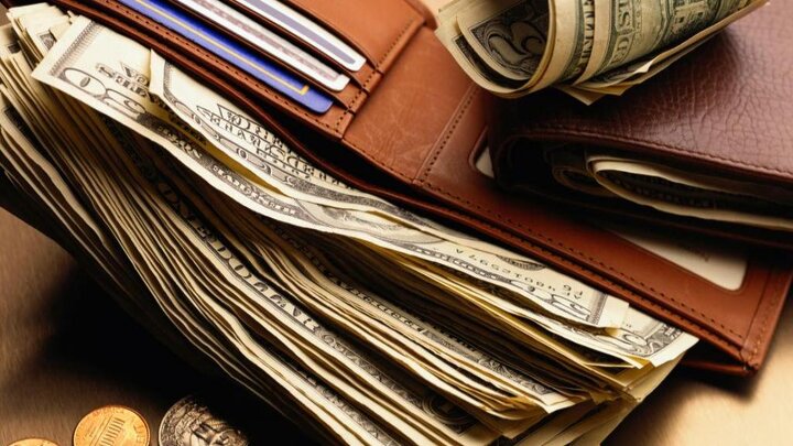 دلارهای حاصل از صادرات به کشور باز نمیگردد! دلارهای حاصل از صادرات به کشور باز نمیگردد!