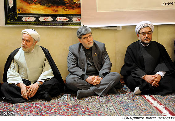 مشاور احمدی‌نژاد بخاطر توهین به مدیر احمدی‌نژاد دادگاهی شد!