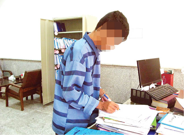 قاتل دختر ۵ساله: پس از قتل مادر بیتا گفت فرار کن! قاتل دختر ۵ساله: پس از قتل مادر بیتا گفت فرار کن!