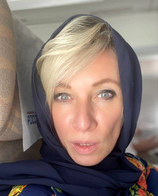 عکس| سخنگوی وزارت خارجه روسیه با روسری در تهران! عکس| سخنگوی وزارت خارجه روسیه با روسری در تهران!