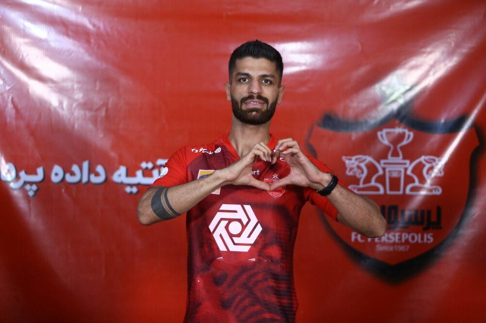 میلاد سرلک با پرسپولیس امضا میکند میلاد سرلک با پرسپولیس امضا میکند