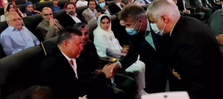 برخورد سرد علی دایی با وزیر ورزش در کیش +ویدئو